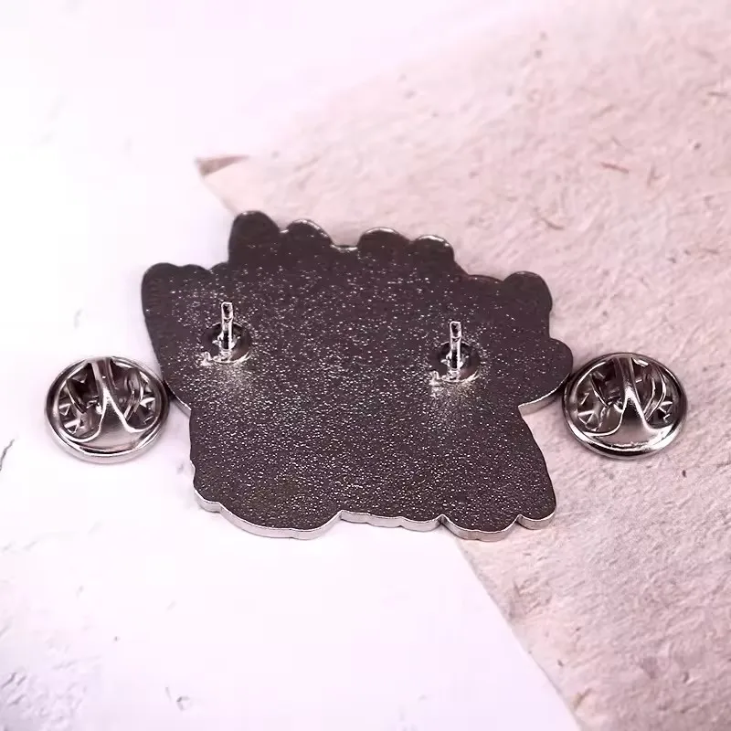 Music Logo Brooch Classic 80s  - đánh giá và giá Heavy Equipment Logo